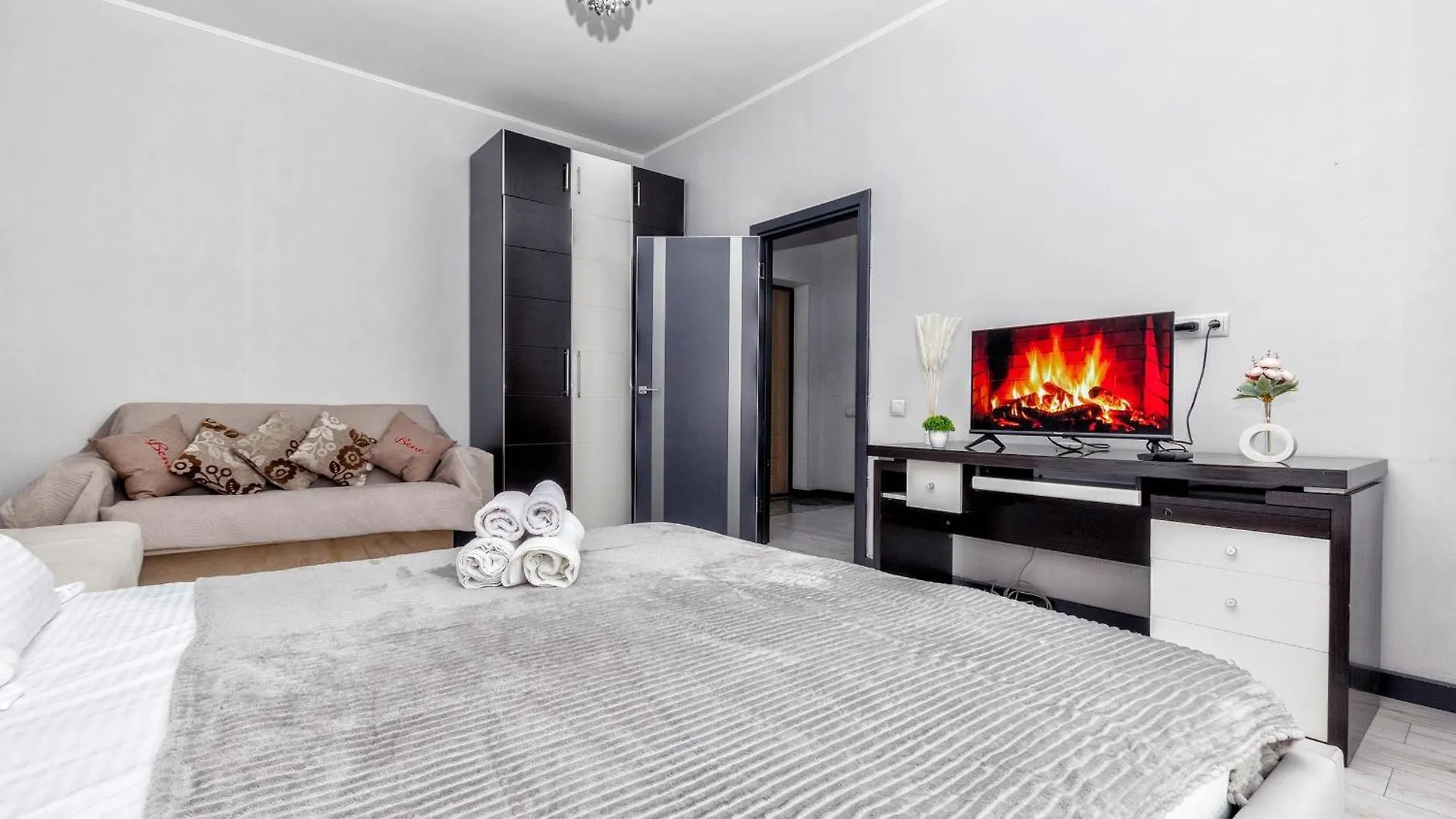 Светлая Однокомнатная Квартира В Жк Promenade Expo Nur-Sultan  Apartment